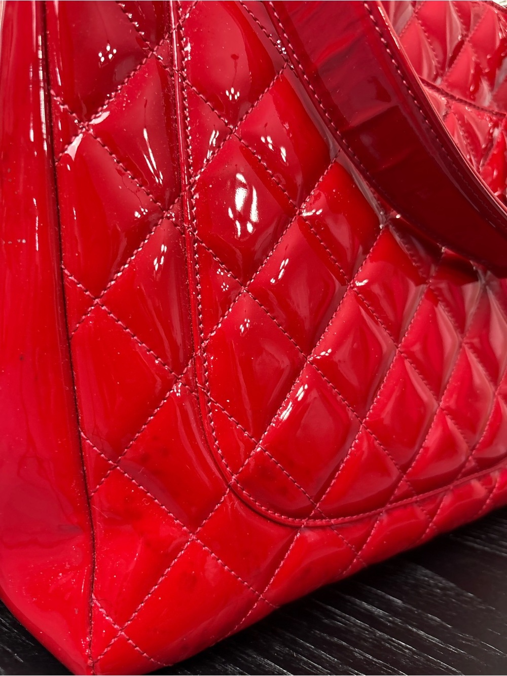 CHANEL Red Quilted Patent Leather Grand Shopping Tote with Double-C Logo - Picture 6 of 15